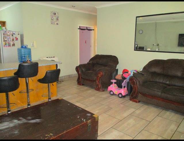 2 BEDROOM TOWNHOUSE FOR SALE IN WILGEHOF